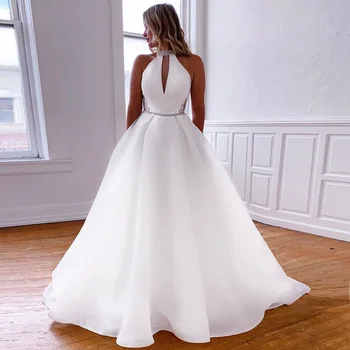 A-Line Svatební Šaty 2022 Jednoduché Heyhole Vysoká Krk Krystaly Svatební Šaty Bílé Organzy Kapsy Robe De Mariage